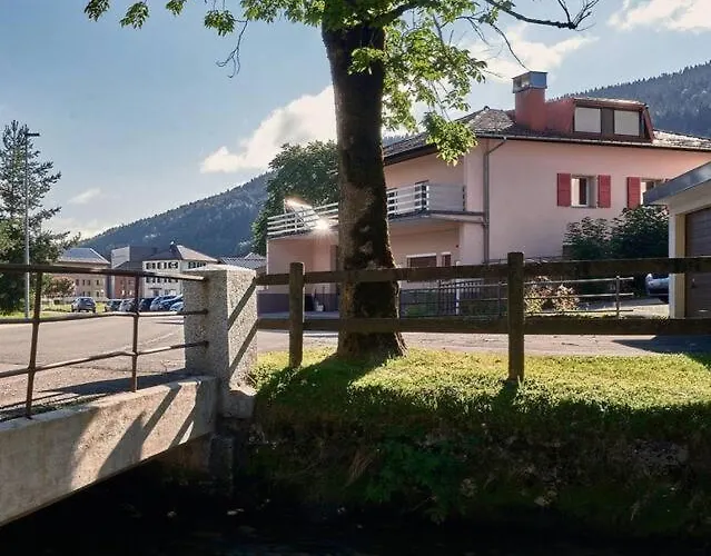 Chaleureux Et Confortable Avec Sauna.. Apartamento Le Chenit